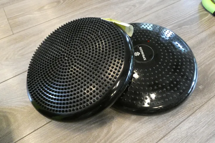 2x SPRINGOS - Balance-Sitzkissen / Igelkissen, schwarz